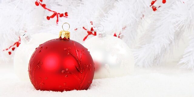 christmas-bauble-15738_640